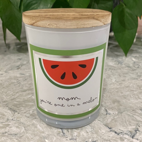 NWT, “Mom, you’re one in a melon” candle - Picture 1 of 4